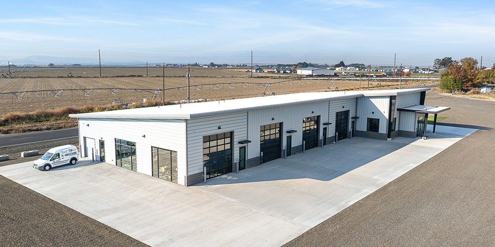 Metal building overhead doors