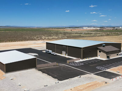 Manufacturing metal building