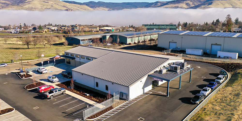 Retail and warehouse metal building