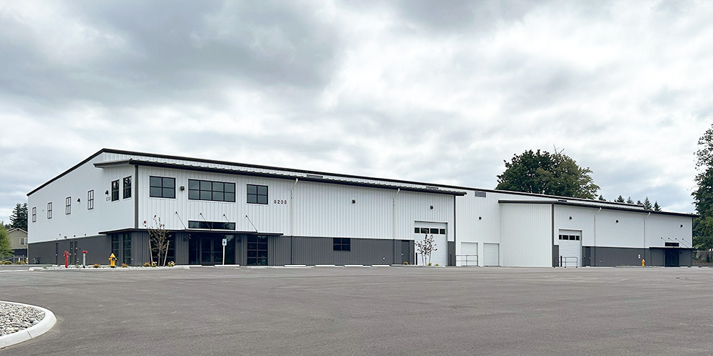 Metal building warehouse