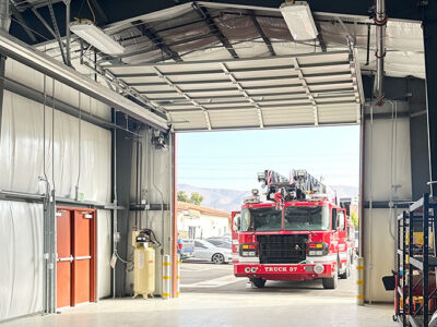 Metal building apparatus bay